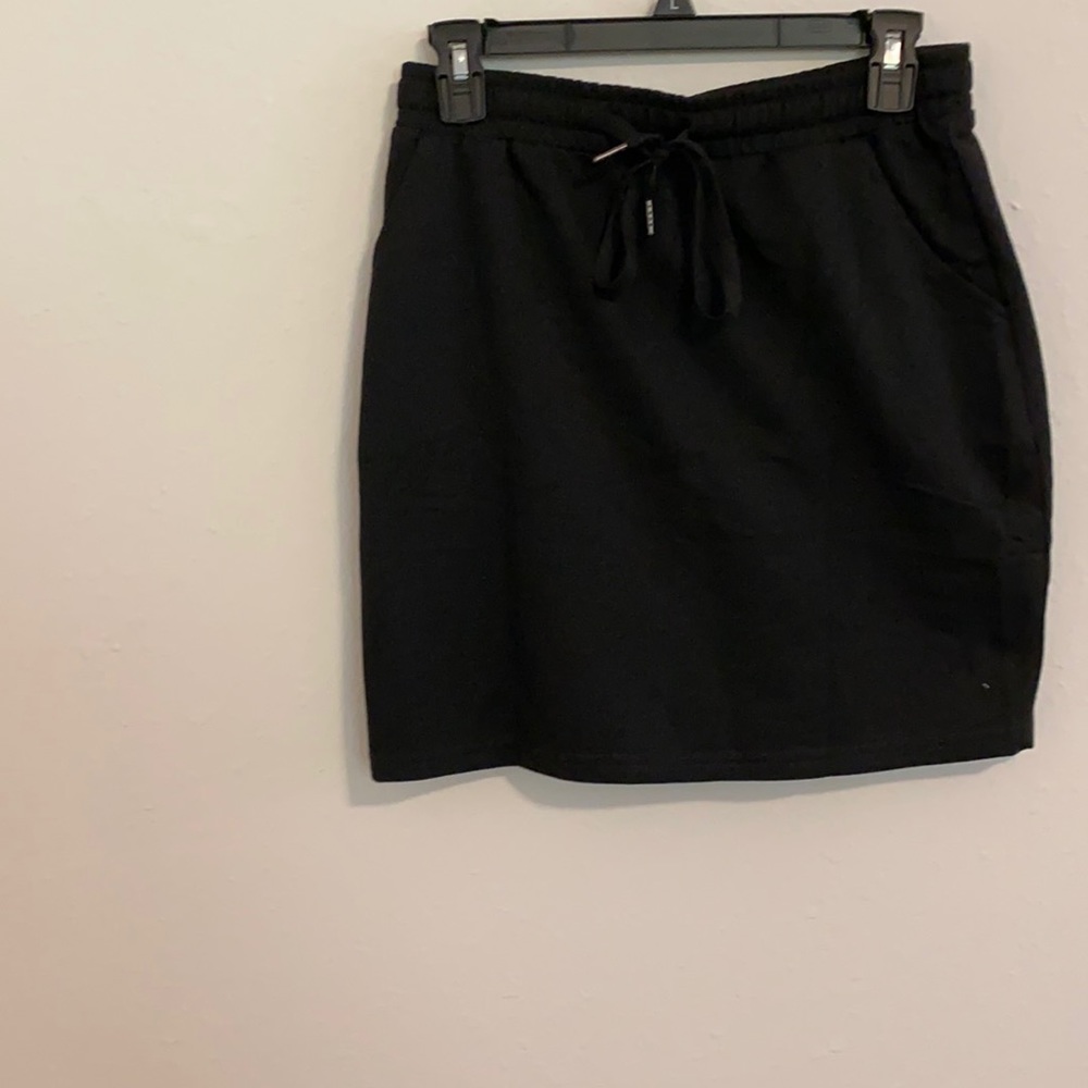 Black high waist stretchy skirt